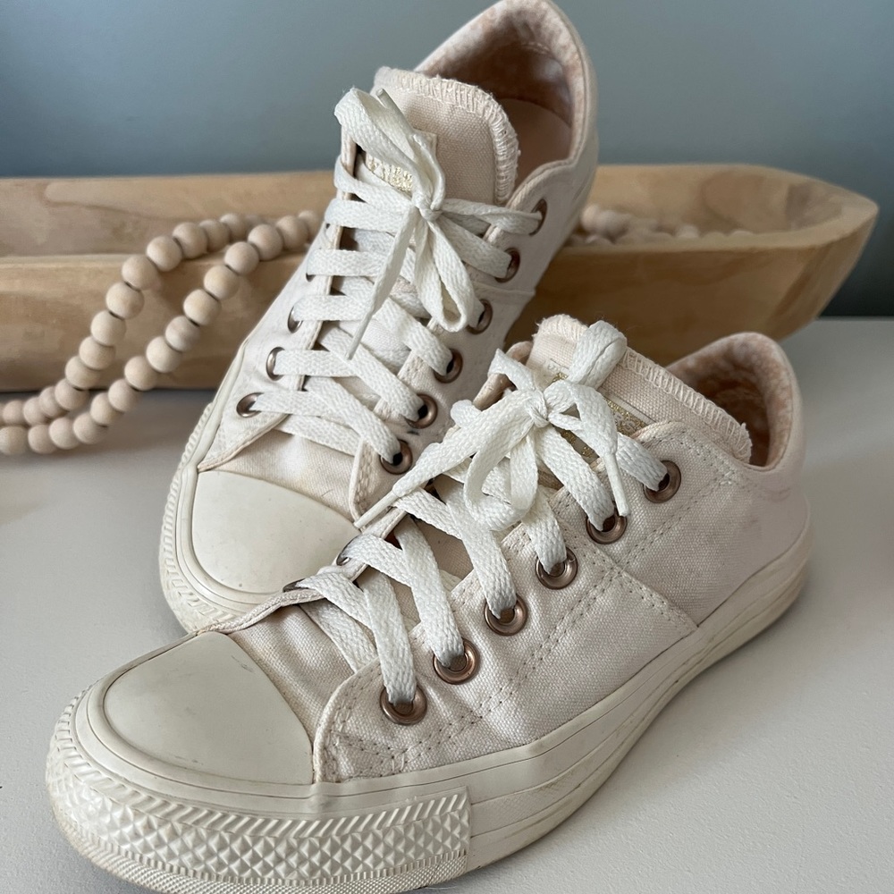 Cream Converse All Star Low Top